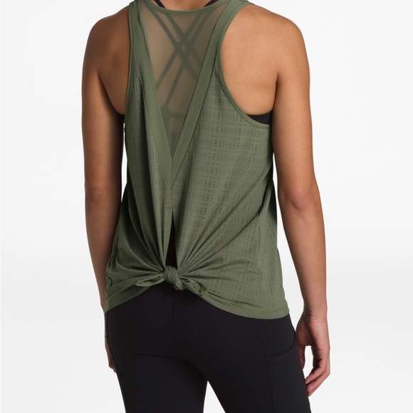 TNF Dayology Tank - Picture 6 of 7